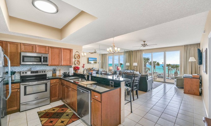 Miramar Beach Condo | 2br 2 bath Deluxe unit with king Beds. Beautiful view of the Gulf of Mexico.