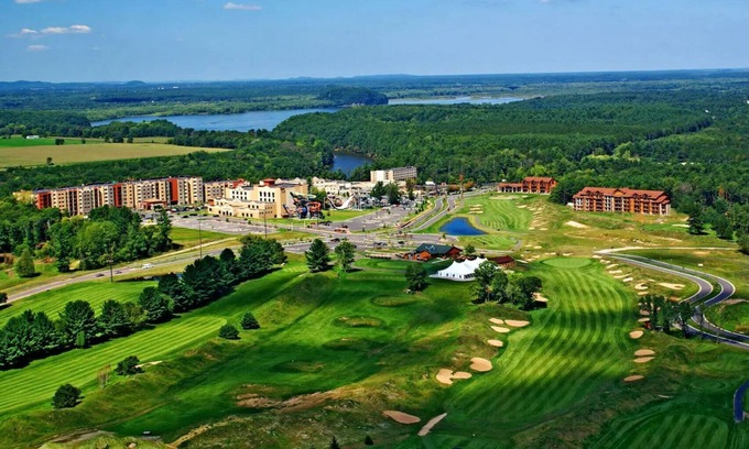 Wisconsin Dells House | 2BR/2BA Chula Vista Condo w/FREE Water Park Passes
