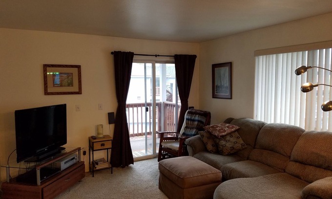 Taku - Campbell Condo | 2BR/2BA Condo in the heart of Anchorage-Along Trail System