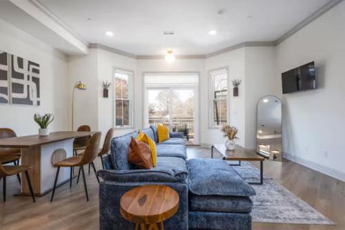 North Philadelphia West Apartment | 2BR - Across from Fairmount Park -10 mins to DT