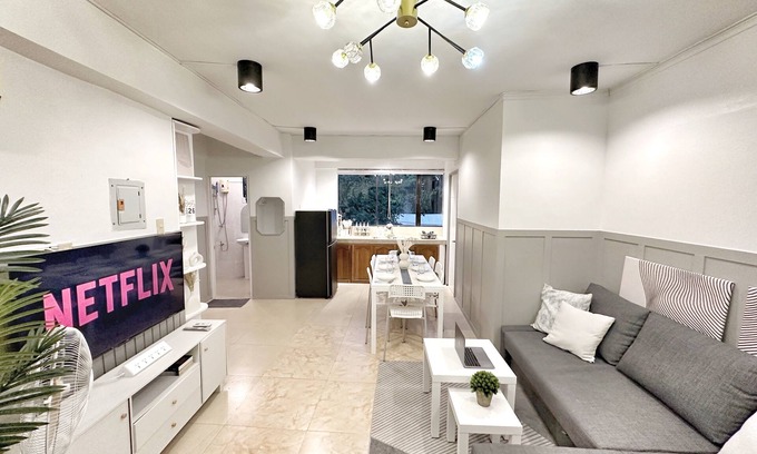 Manoc-Manoc Apartment | 2BR Apartment w/Kitchen+Dining+Living Room/30 Seconds walk to the White Beach