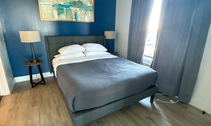 Elizabeth Apartment | 2BR apt close to EWR 3118