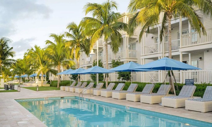 Key West Hotel | 2BR Apt in Oceanview Resort w/Sunset Cruises & Poolside Relaxation