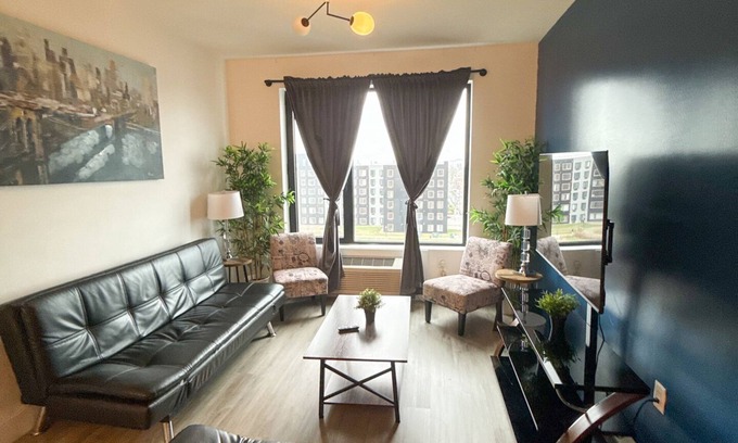 Elizabeth Apartment | 2BR apt near EWR 1713