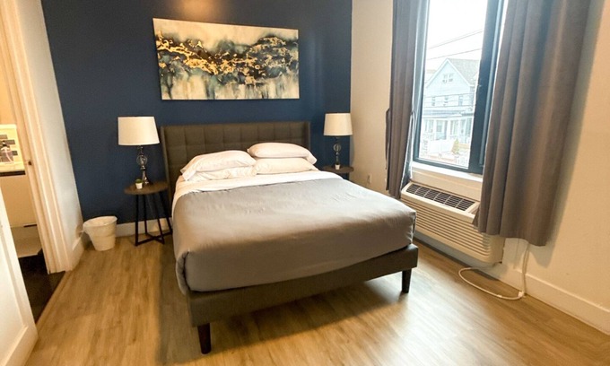 Elizabeth Apartment | 2BR apt near EWR airport 7073