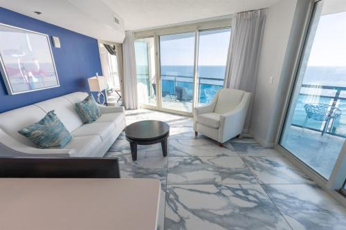 Downtown Myrtle Beach Apartment | 2BR beach condo w heated pools & views