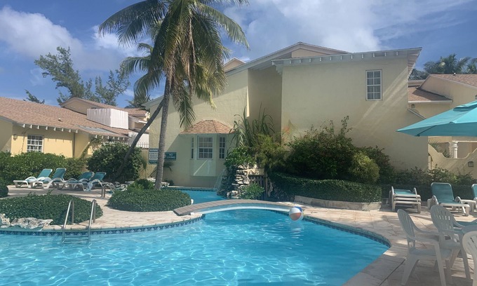 Paradise Island Condo | 2BR Beachfront Condo - Paradise Island - Direct Beach Access & Steps to Atlantis
