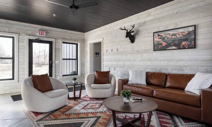 Bellaire Apartment | 2BR Boutique Resort Family Suite w/Hot Tubs, Sauna, Patio, & More!