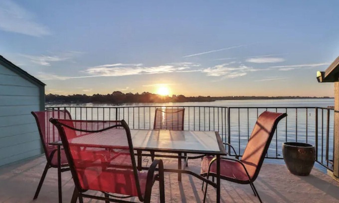 Seven Coves Condo | ⛱2BR Breathtaking⭐Sunrise Waterfront Balcony☘Condo