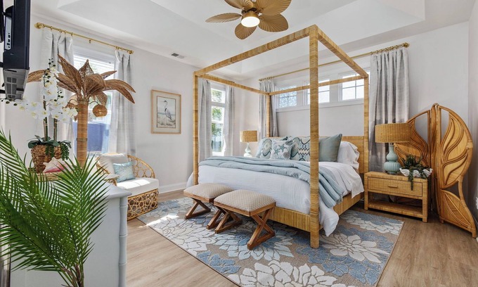 North Myrtle Beach House | 2BR Bungalow in Barefoot Resort - Pools, Golf, Shopping - Hopewell Holiday Homes