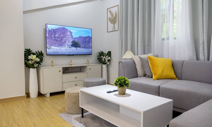 Manoc-Manoc House | 2BR by White Beach | Spacious & Newly Renovated