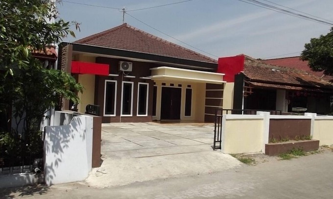 Condongcatur House | 2BR clean and safe near the city