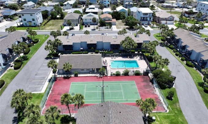 Fernandina Beach Condo | 2BR Condo 2 Blocks to Beach 1 mi to Fort Clinch 2 mi Downtown Pet Friendly POOL