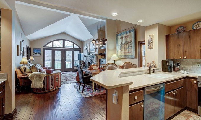 Edwards Condo | 2BR Condo in Arrowhead Village - 5 Minute Walk to Chairlift, Mountain Views! by RedAwning