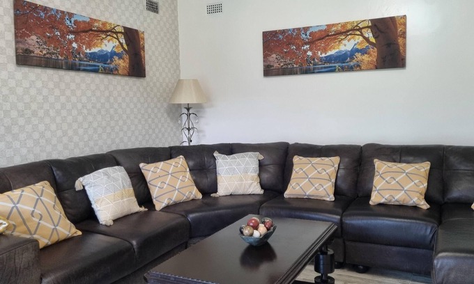 Harare Cottage | 2BR/Cottage/Swimming Pool/Near Airport