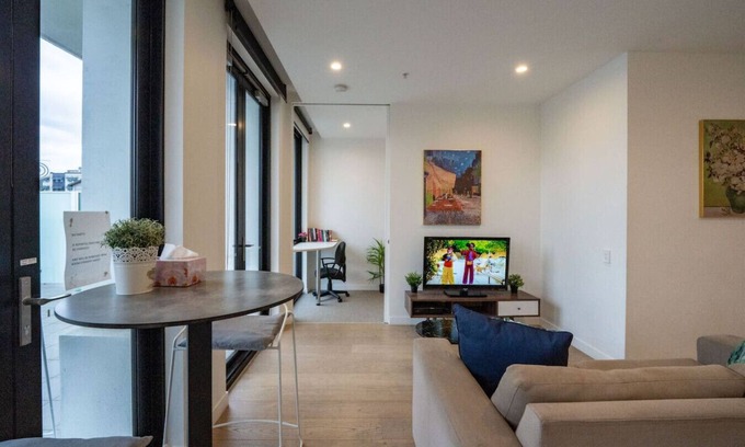 Spring Hill Apartment | 2BR Cozy Central Brisbane Apt w/Huge Balcony&Pool