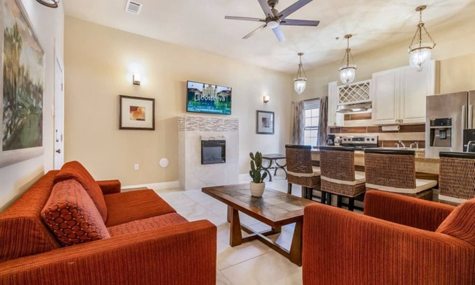 Lower Garden District Condo | 2BR Cozy condo Steps from ST Charles