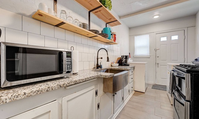 Central Oklahoma City Apartment | 2BR Cozy House Near Paseo the Art District
