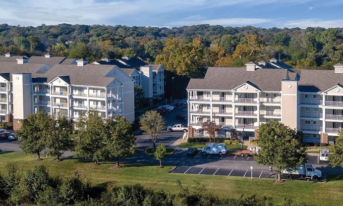 Pennington Bend Condo | 2br Deluxe Condo on the River in Heart of Music City!