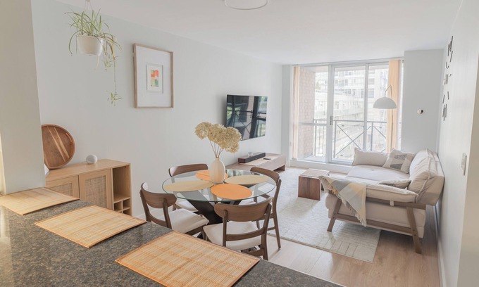 Financial District Condo | 2BR Dream Suite Nestled in the Heart of Downtown