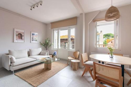 Adalar Apartment | 2BR Flat W Modern Touches