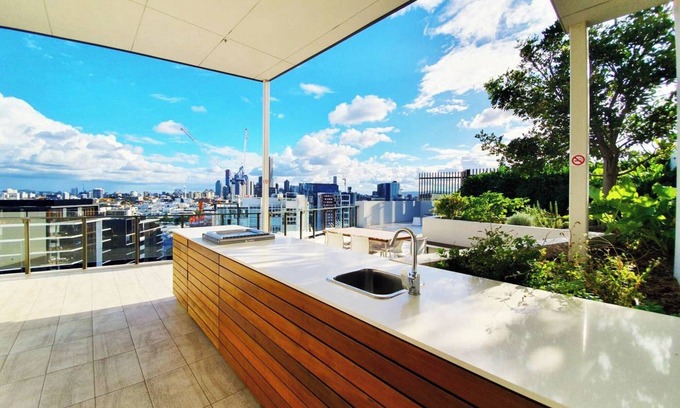 Newstead Apartment | 2BR Food & Drink Hub ★Gym★Pool★Views★Roof Terrace
