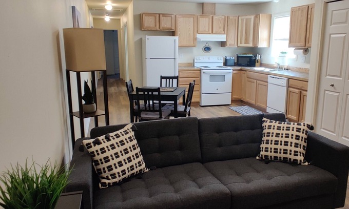 Goldendale Apartment | 2BR Fully Furnished duplex in a quiet neighborhood. Unit 1006