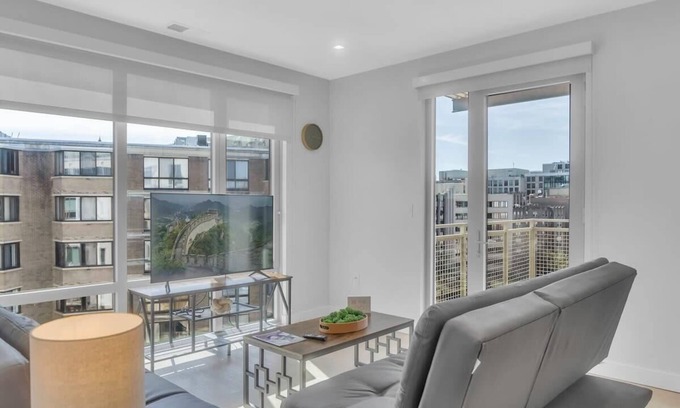 Downtown Washington D.C. Apartment | 2BR Fully Furnished Apt in Logan Circle