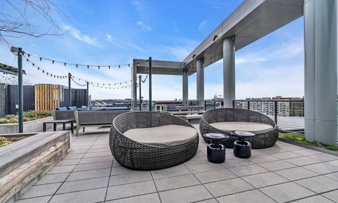 Navy Yard Apartment | 2BR Furnished Apartment Near Nationals Park