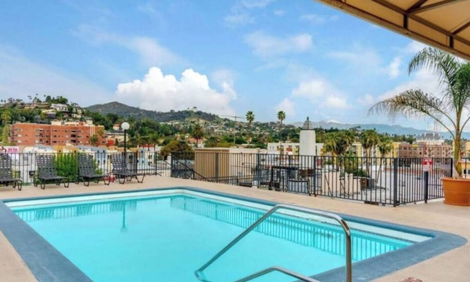 Little Armenia Apartment | 2BR Hollywood Apt w/Rooftop Pool & Stunning Views