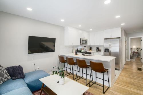 Queen Village Apartment | 2BR in Heart of Queen Village - walk to everything!