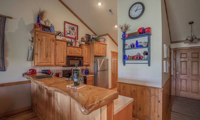 Indian Point Condo | 2BR+Loft Village At Indian 1710 Point near SDC-Free Tickets Daily up to $500