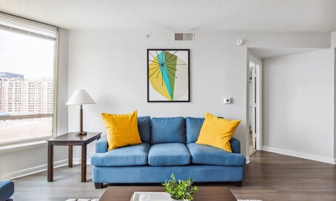 Ballston Apartment | 2BR Luxury City Suite With Gym & Pool