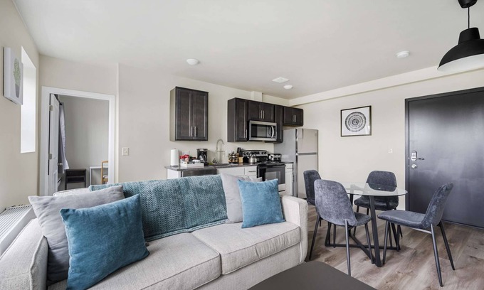 New Center Detroit Apartment | 2BR Luxury Suite Near Henry Ford