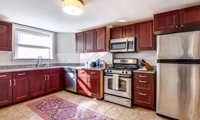 North End Apartment | 2BR North End Apartment