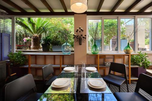 Voula Apartment | 2BR Oasis South Riviera Stay MK