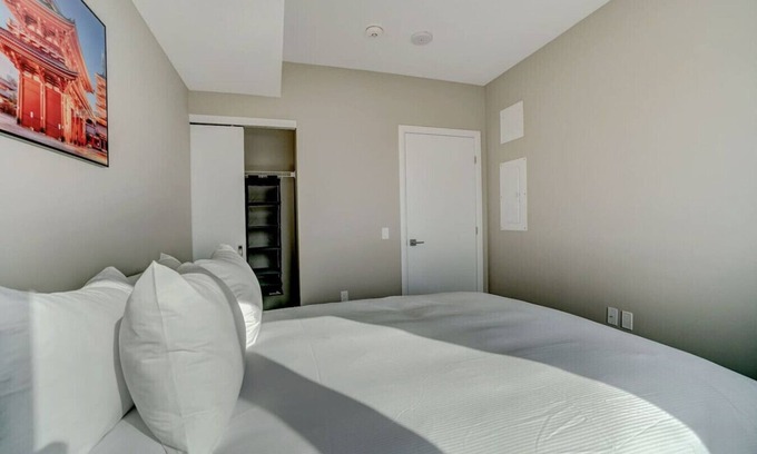 Ottawa Division Apartment | 2BR Oasis w/Gym & Terrace, Near Hintonburg!