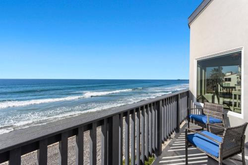 South Oceanside House | 2BR Oceanfront Condo - Private Balcony - Spacious