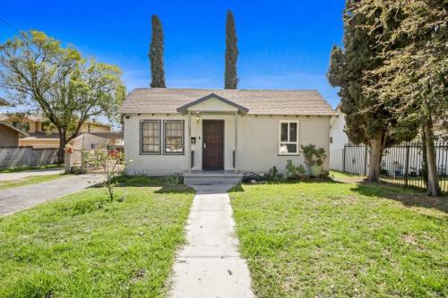 Ontario House | 2BR Pet-Friendly Home # RV FREE