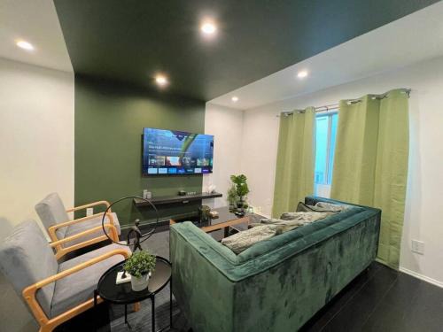 Universal City House | 2BR Suite in the Heart of Hollywood -BR5