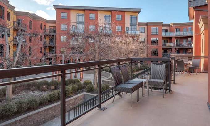 South Pandosy Condo | 2BR Top Floor With Loft at Playa Del Sol Sleeps 8