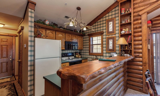 Indian Point Condo | 2BR Village At Indian Point 1009 near SDC-Free Tickets Daily up to $500