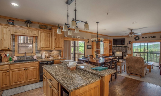 Indian Point Condo | 2BR Village At Indian Point 1505 near SDC - Free Tickets Daily up to $500