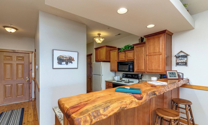 Indian Point Condo | 2BR Village At Indian Point 1307 near SDC - Free Tickets Daily up to 500