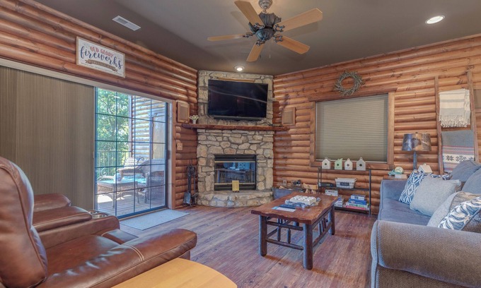 Indian Point Condo | 2BR Village At Indian Point 2102 near SDC - Free Tickets Daily up to $500