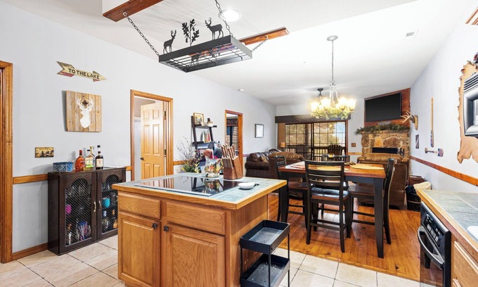Indian Point Condo | 2BR Village At Indian Point 2002 near SDC - Free Tickets Daily up to $500