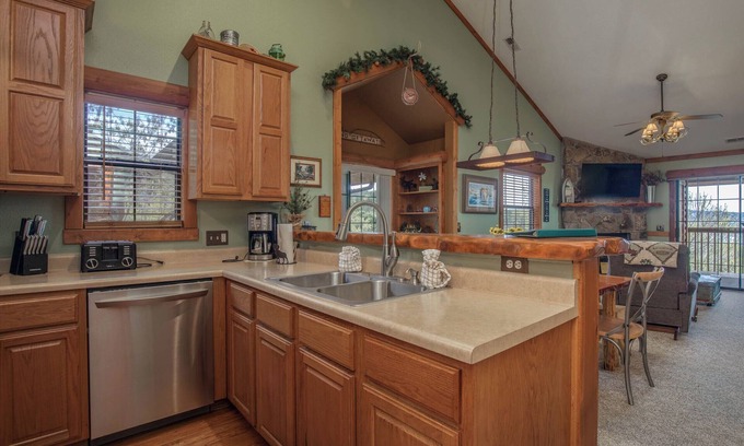 Indian Point Condo | 2BR Village At Indian Point 2009 near SDC - Free Tickets Daily up to $500