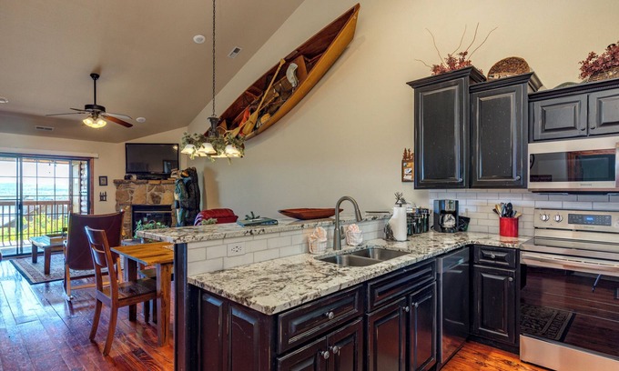 Indian Point Condo | 2BR Village At Indian Point 2010 near SDC - Free Tickets Daily up to $500