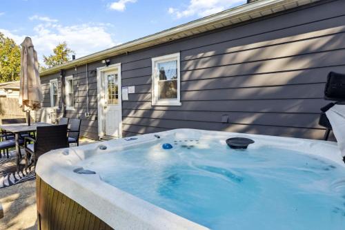 Parma Heights House | 2BR with Private Hot Tub