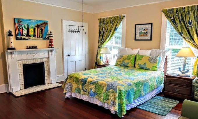 Brunswick Apartment | 2brCoastalColonialApt between Jekyll & St Simons Islands beaches& near Downtown!